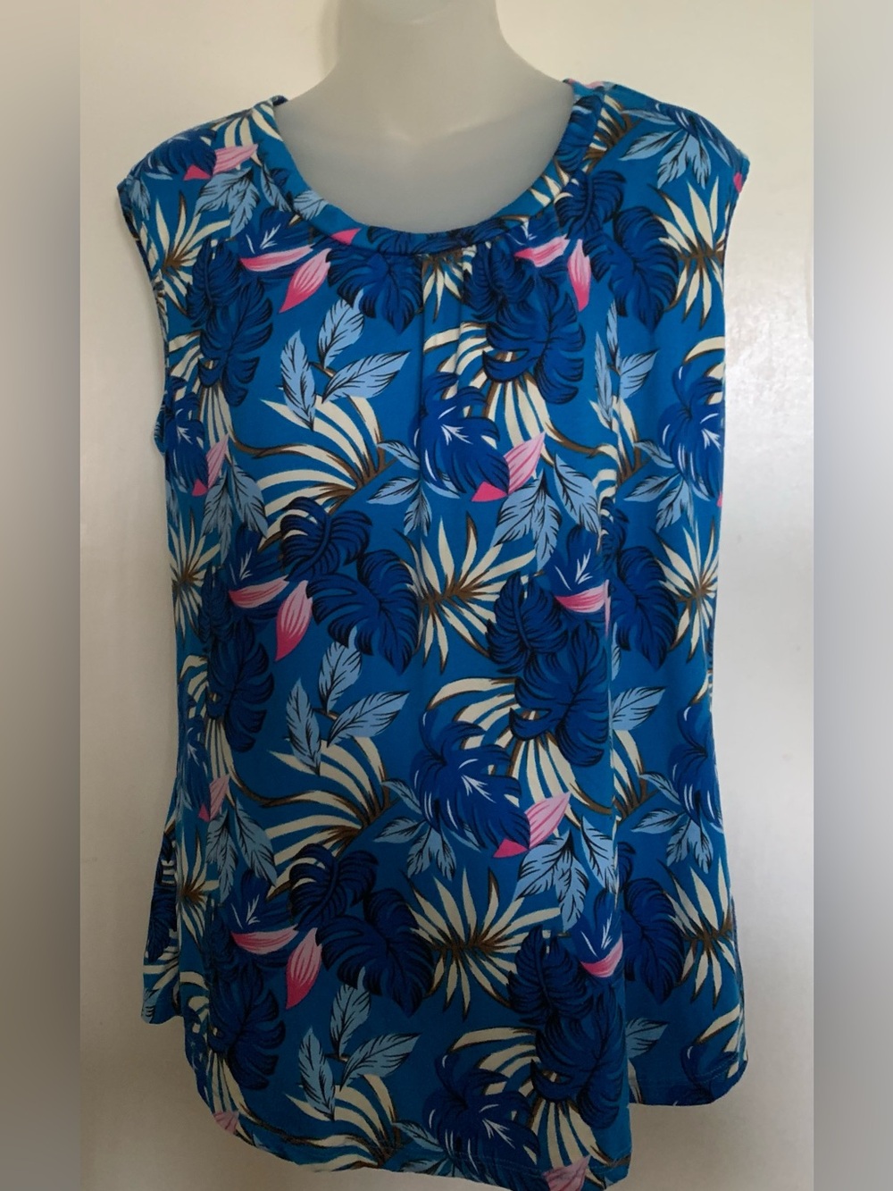 Emily Stacy Tropial Leaves Sleeveless Top Size L